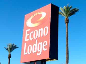 Motels on the road - what are they called in English? Motels on the road - what are they called in English?