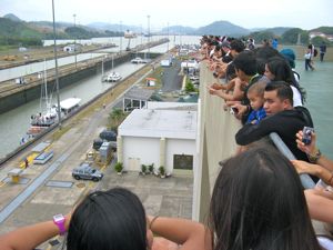 Panamanians visit the locks too - School Kids on a field trip Panamanians visit the locks too - School Kids on a field trip