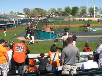 SF Giants take batting practice in Scottsdale