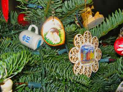 Travel Memories at Christmas - Haufbrauhaus mug, Borneo Probocis Monkey Keychain, Stockholm snowflake